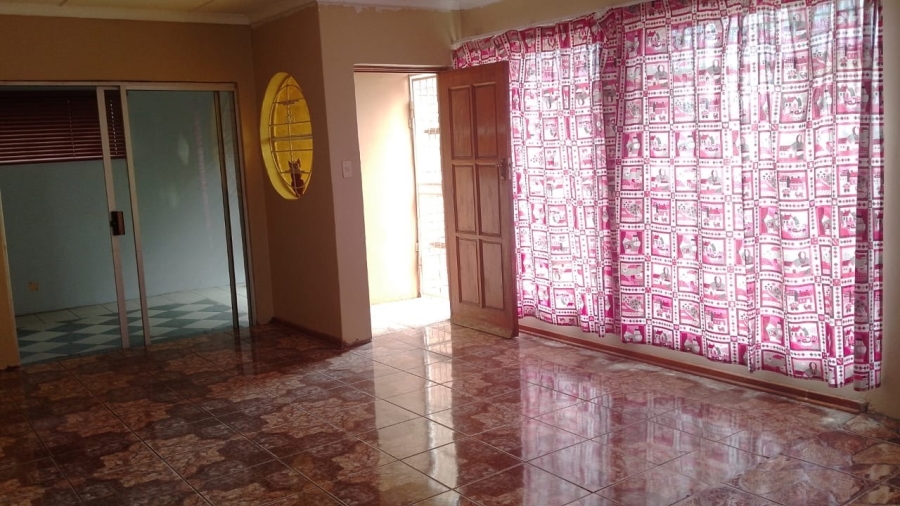 To Let 4 Bedroom Property for Rent in Kagisanong Free State